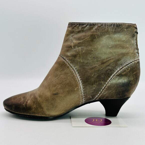 Frye Women's Steffi Zip Distressed Taupe Leather Ankle Booties Size 6 - Picture 8 of 11